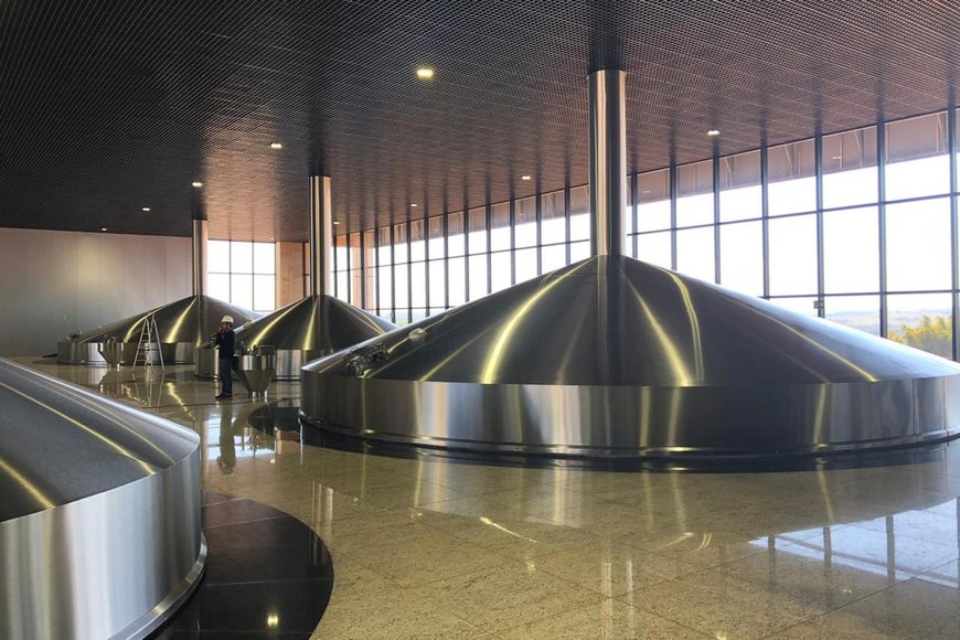 RÉCORD DE RENDIMIENTO - LA PLANTA CERVECERA DEL GRUPO PETRÓPOLIS EN UBERABA LLENA CASI SEIS MILLONES DE LATAS AL DÍA